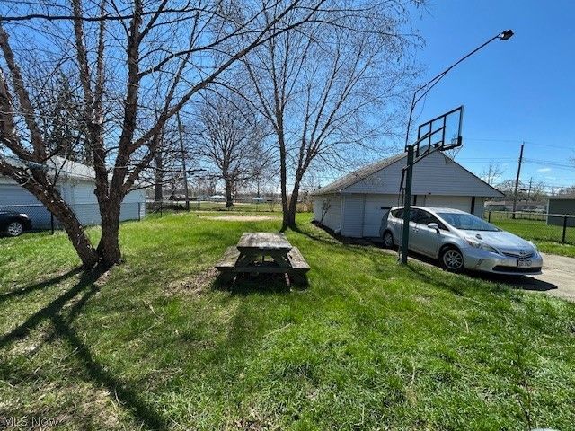 11821 Ronald Drive, Parma, OH 44130