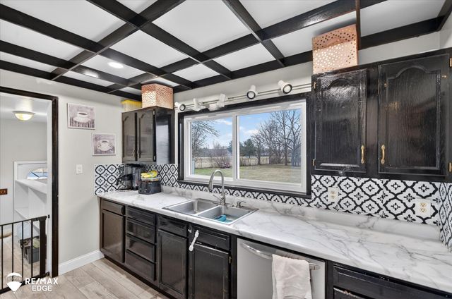 1063 W Pine Avenue, Mount Morris, MI 48458