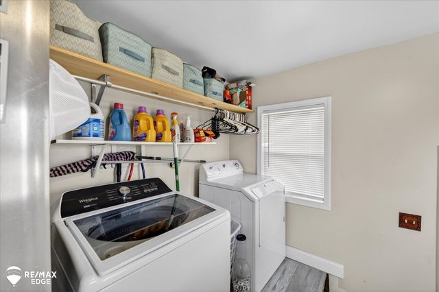 1063 W Pine Avenue, Mount Morris, MI 48458