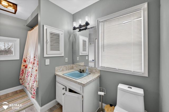 1063 W Pine Avenue, Mount Morris, MI 48458