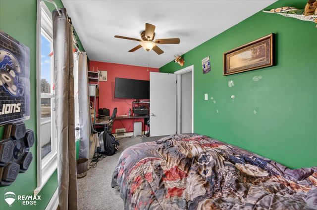 1063 W Pine Avenue, Mount Morris, MI 48458