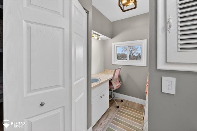 1063 W Pine Avenue, Mount Morris, MI 48458