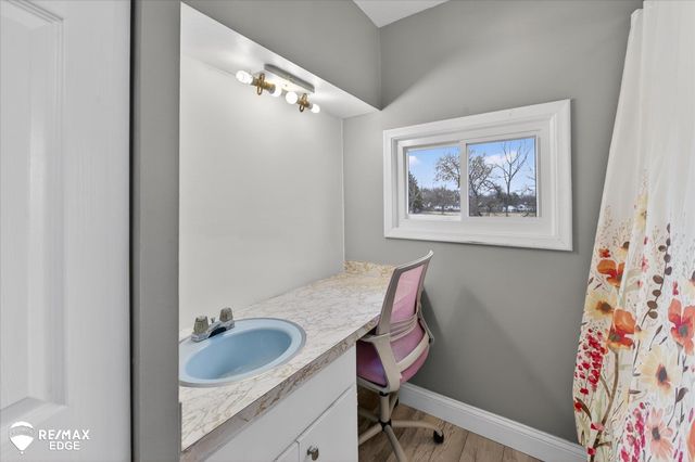 1063 W Pine Avenue, Mount Morris, MI 48458