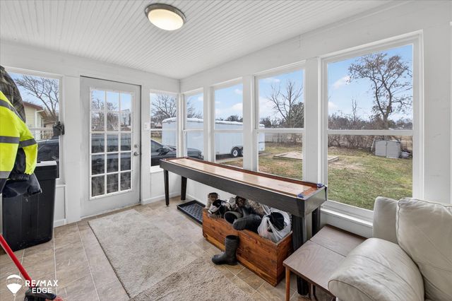 1063 W Pine Avenue, Mount Morris, MI 48458