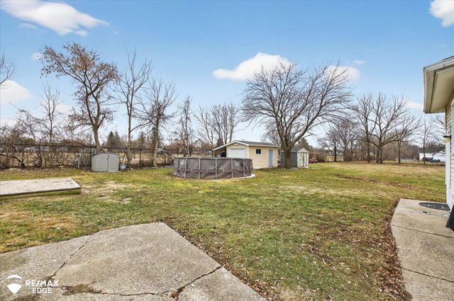 1063 W Pine Avenue, Mount Morris, MI 48458