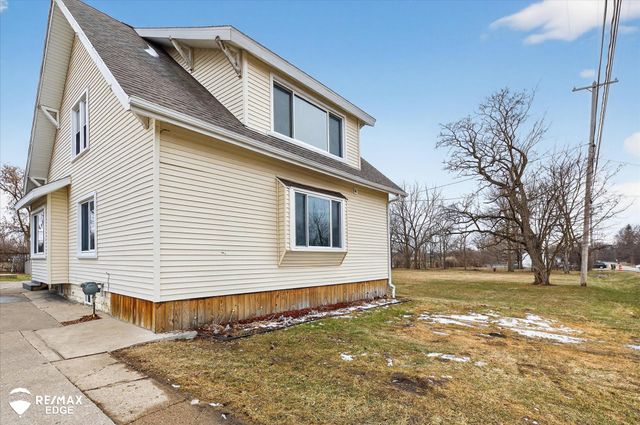 1063 W Pine Avenue, Mount Morris, MI 48458