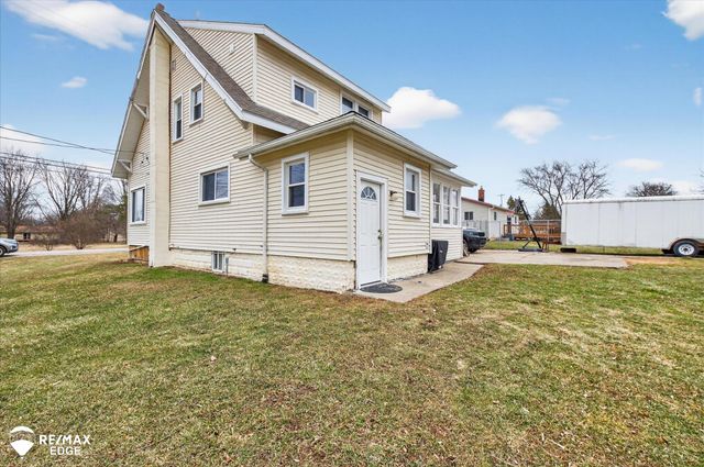 1063 W Pine Avenue, Mount Morris, MI 48458