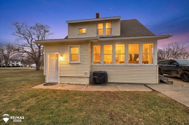 1063 W Pine Avenue, Mount Morris, MI 48458