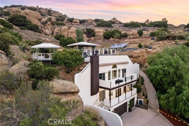 22870 Trigger Street, Chatsworth (los Angeles), CA 91311