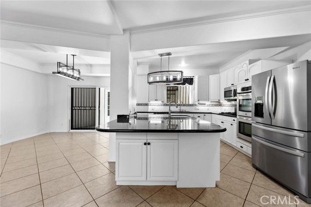 22870 Trigger Street, Chatsworth (los Angeles), CA 91311