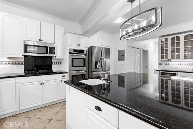 22870 Trigger Street, Chatsworth (los Angeles), CA 91311