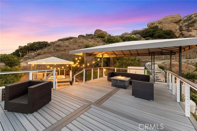 22870 Trigger Street, Chatsworth (los Angeles), CA 91311