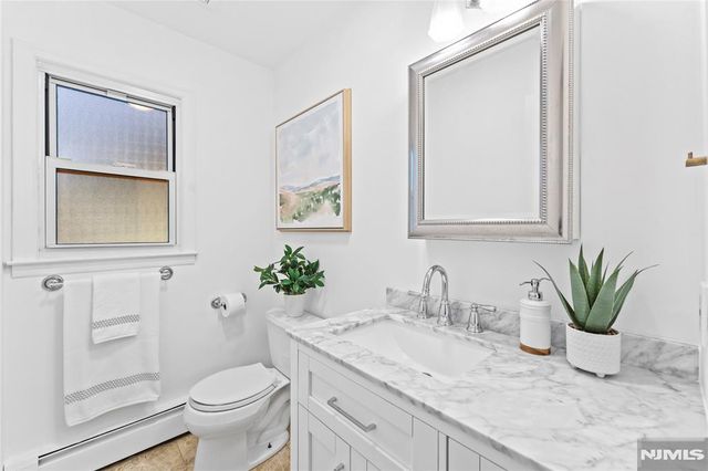 36 Scarsdale Drive, Livingston, NJ 07039