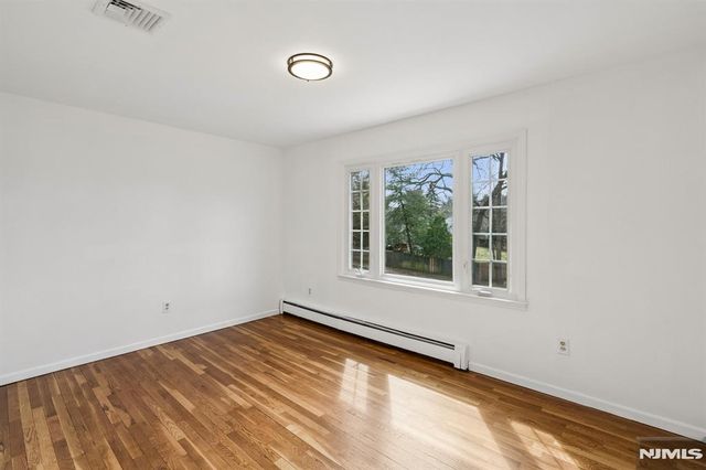 36 Scarsdale Drive, Livingston, NJ 07039