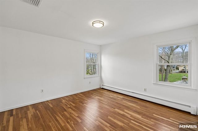 36 Scarsdale Drive, Livingston, NJ 07039