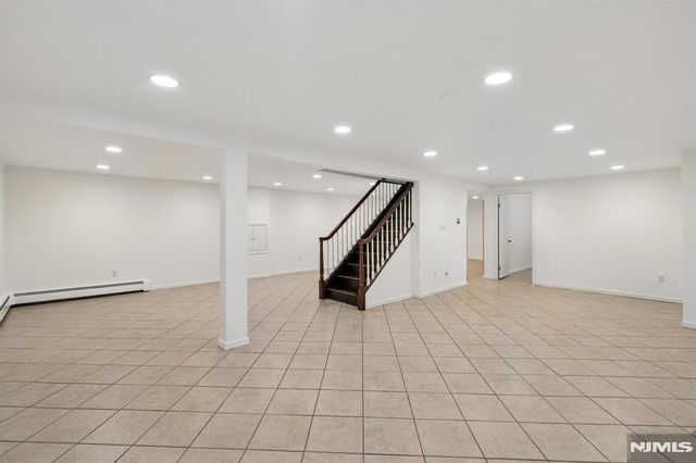 36 Scarsdale Drive, Livingston, NJ 07039