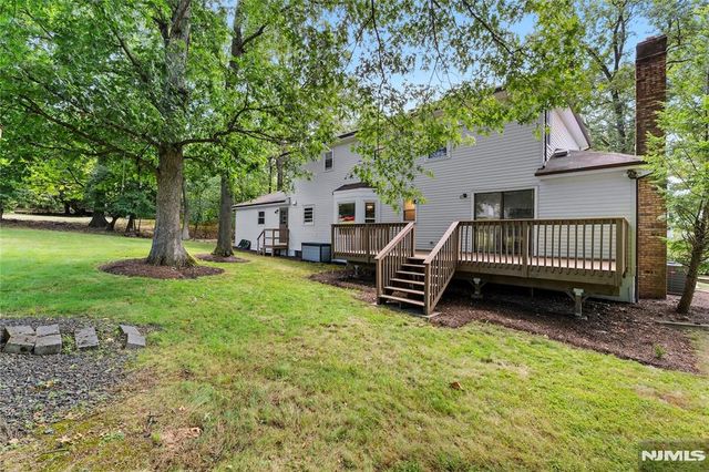 36 Scarsdale Drive, Livingston, NJ 07039