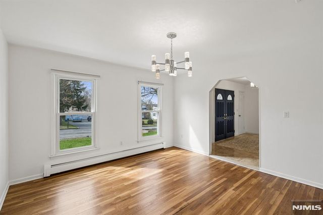 36 Scarsdale Drive, Livingston, NJ 07039