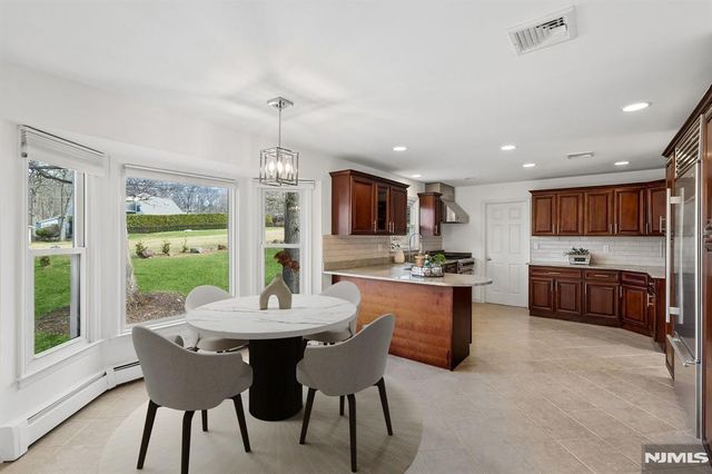 36 Scarsdale Drive, Livingston, NJ 07039