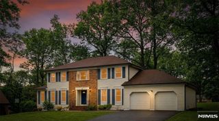 36 Scarsdale Drive, Livingston, NJ 07039