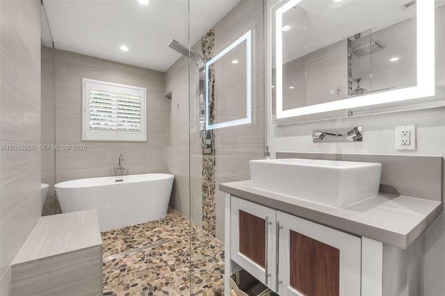 700 Vilabella Avenue, Coral Gables, FL 33146