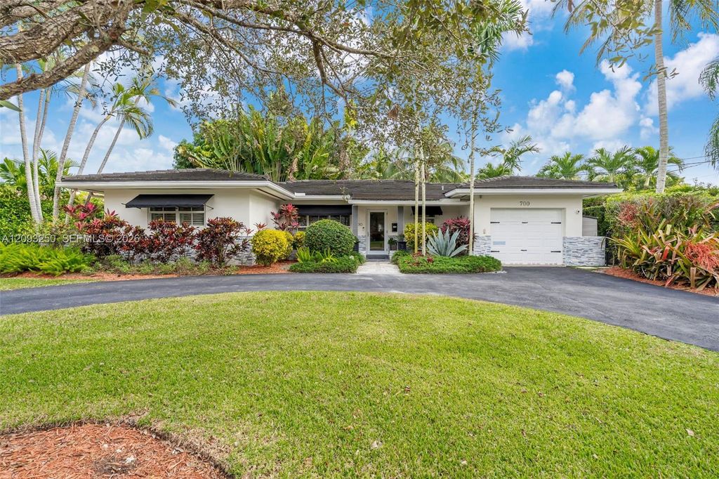 700 Vilabella Avenue, Coral Gables, FL 33146
