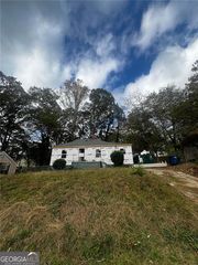 1743 MADRONA NW, Atlanta, GA 30318