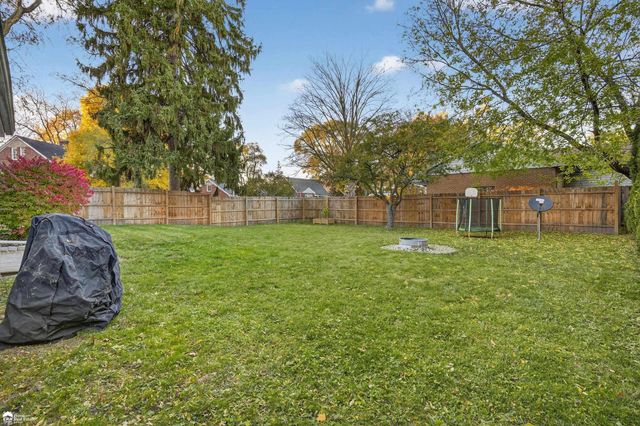 3320 W Genesee Avenue, Saginaw, MI 48602