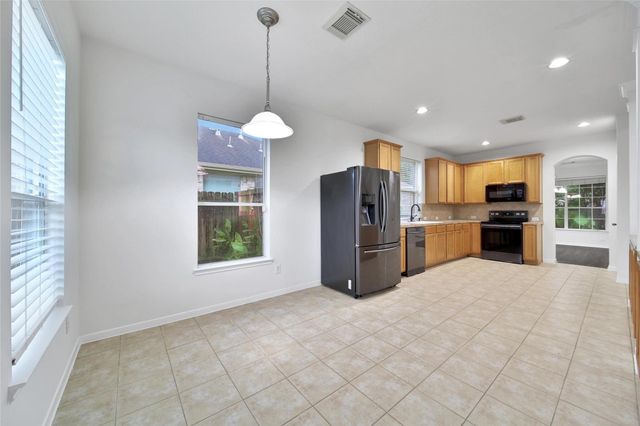 18906 Knobby Oaks Place, Magnolia, TX 77355