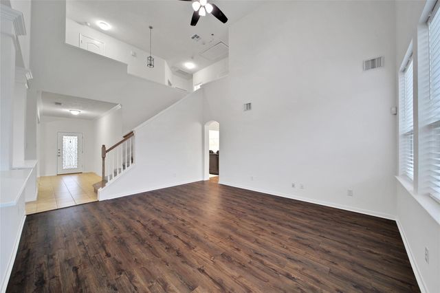 18906 Knobby Oaks Place, Magnolia, TX 77355