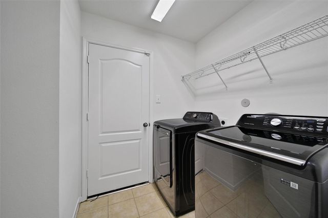 18906 Knobby Oaks Place, Magnolia, TX 77355