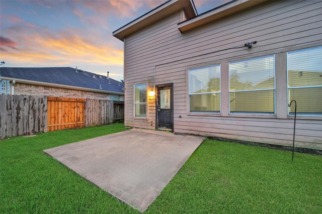 18906 Knobby Oaks Place, Magnolia, TX 77355