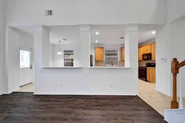 18906 Knobby Oaks Place, Magnolia, TX 77355