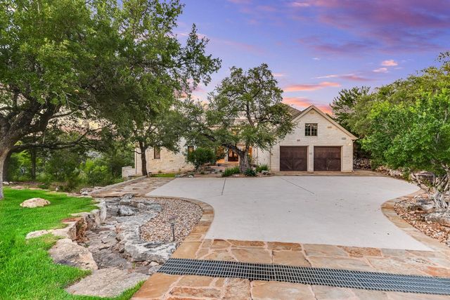 3004 Travis Lakeside DR, Spicewood, TX 78669