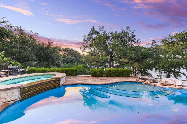 3004 Travis Lakeside DR, Spicewood, TX 78669