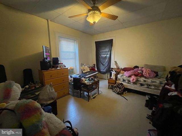 719 W MARKET ST, Pottsville, PA 17901