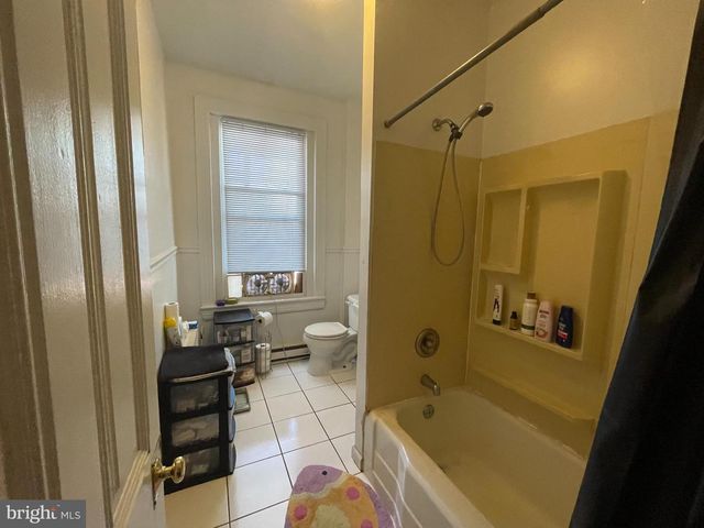 719 W MARKET ST, Pottsville, PA 17901