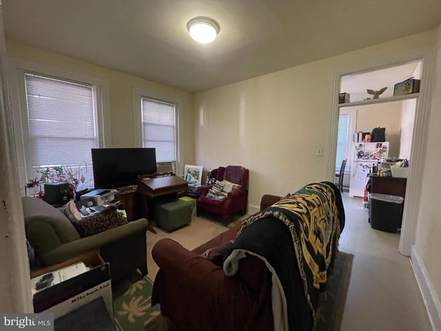 719 W MARKET ST, Pottsville, PA 17901