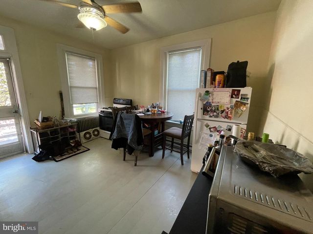 719 W MARKET ST, Pottsville, PA 17901