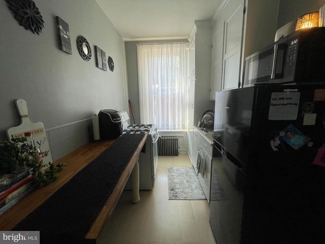 719 W MARKET ST, Pottsville, PA 17901