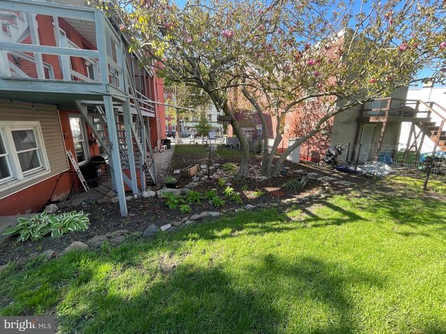 719 W MARKET ST, Pottsville, PA 17901