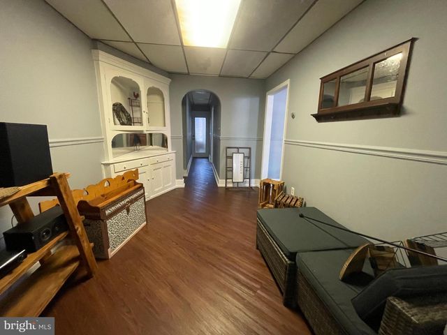 719 W MARKET ST, Pottsville, PA 17901