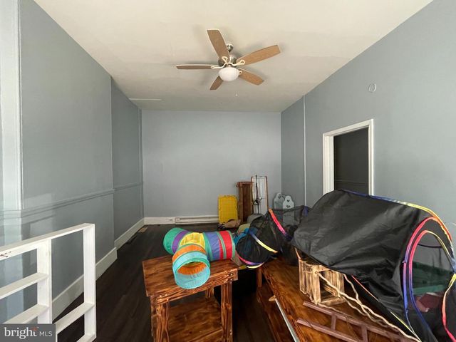 719 W MARKET ST, Pottsville, PA 17901