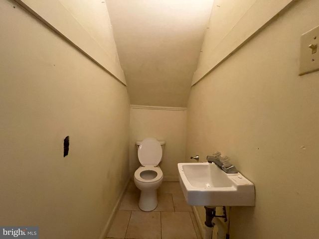 719 W MARKET ST, Pottsville, PA 17901