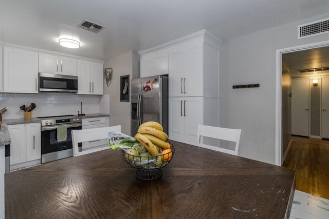 4281 N 5th Street, Fresno, CA 93726