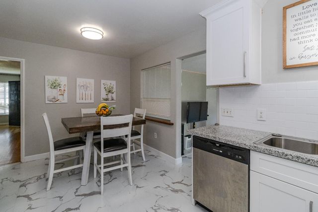 4281 N 5th Street, Fresno, CA 93726