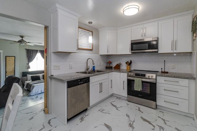 4281 N 5th Street, Fresno, CA 93726