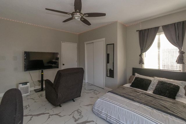 4281 N 5th Street, Fresno, CA 93726