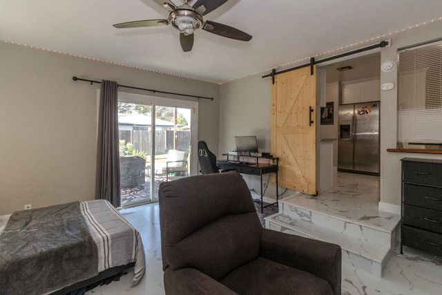 4281 N 5th Street, Fresno, CA 93726