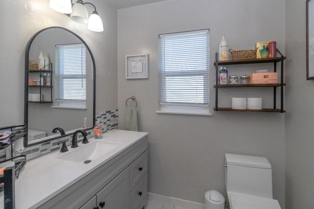 4281 N 5th Street, Fresno, CA 93726